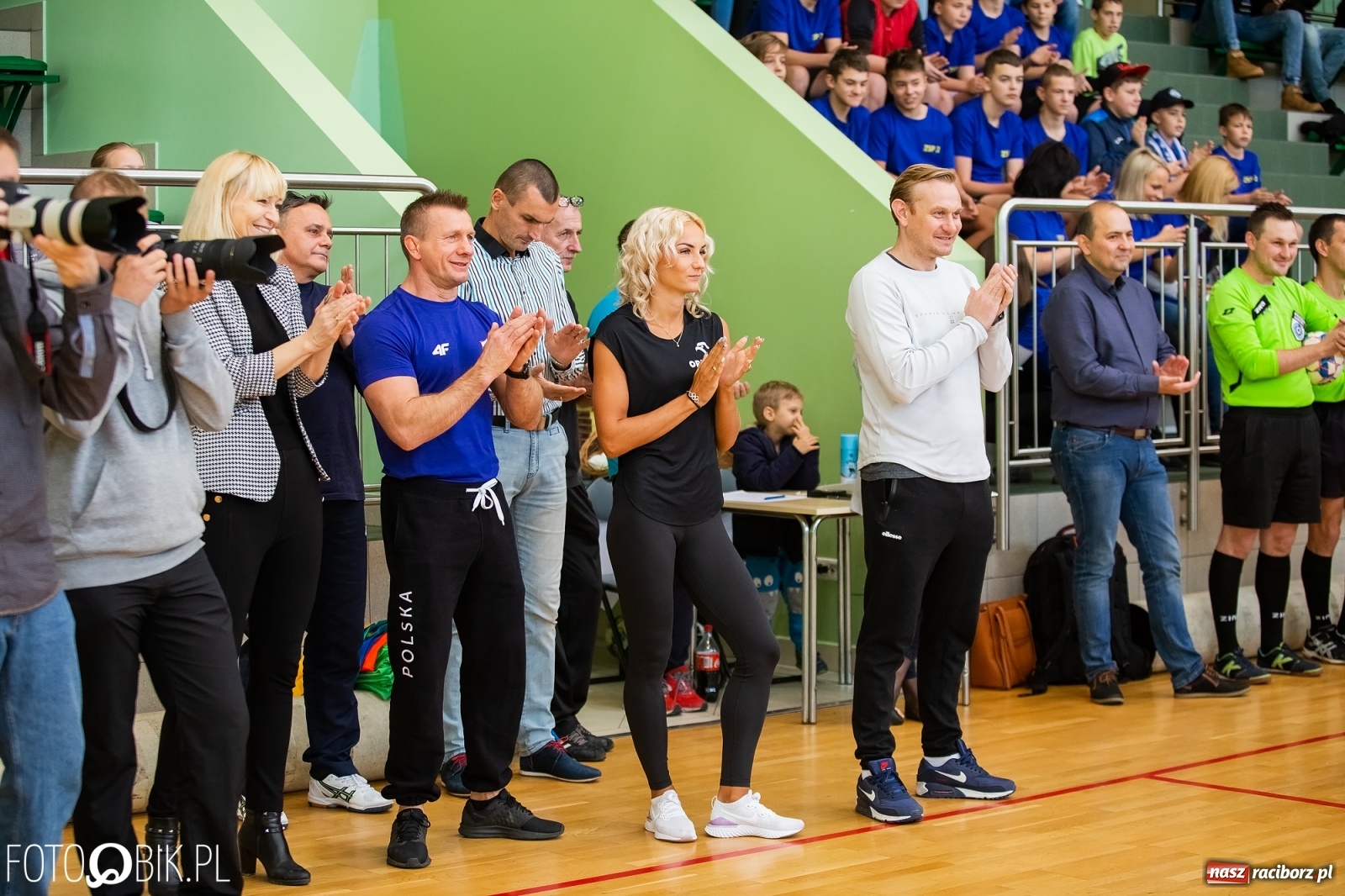 Zdjęcie w galerii na portalu naszraciborz.pl: Piłkarska rywalizacja o Puchar Rzecznika Praw Dziecka. Widownia pełna gwiazd! wiadomości z regionu