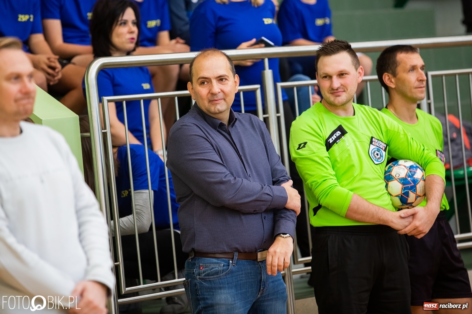 Zdjęcie w galerii na portalu naszraciborz.pl: Piłkarska rywalizacja o Puchar Rzecznika Praw Dziecka. Widownia pełna gwiazd! wiadomości z regionu