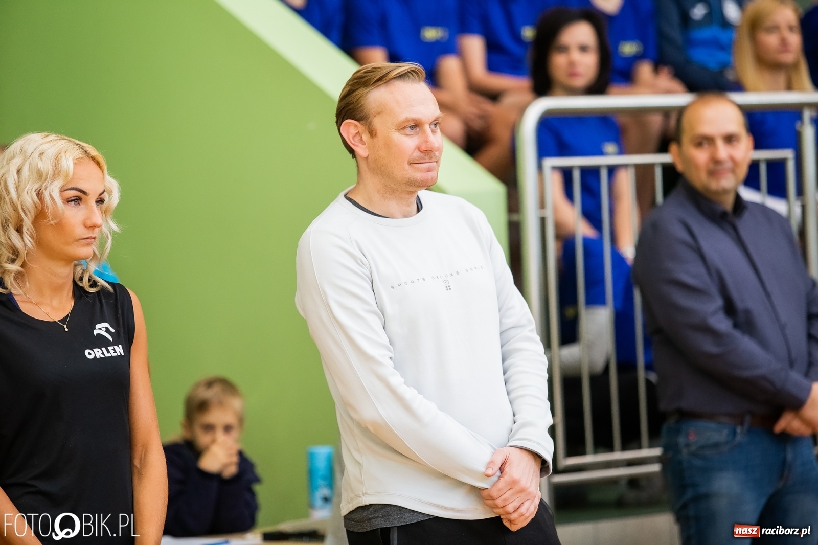 Zdjęcie w galerii na portalu naszraciborz.pl: Piłkarska rywalizacja o Puchar Rzecznika Praw Dziecka. Widownia pełna gwiazd! wiadomości z regionu