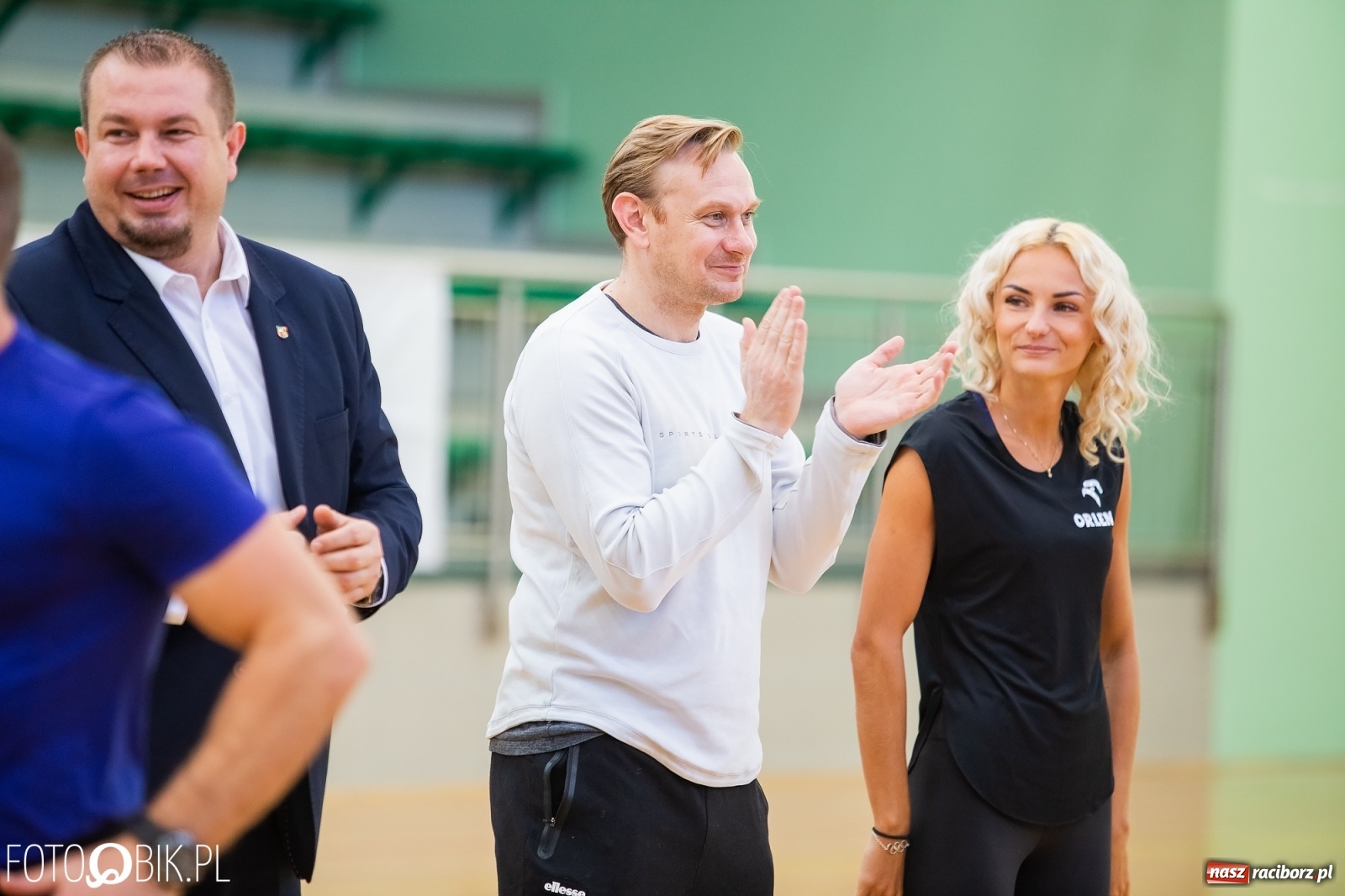 Zdjęcie w galerii na portalu naszraciborz.pl: Piłkarska rywalizacja o Puchar Rzecznika Praw Dziecka. Widownia pełna gwiazd! wiadomości z regionu