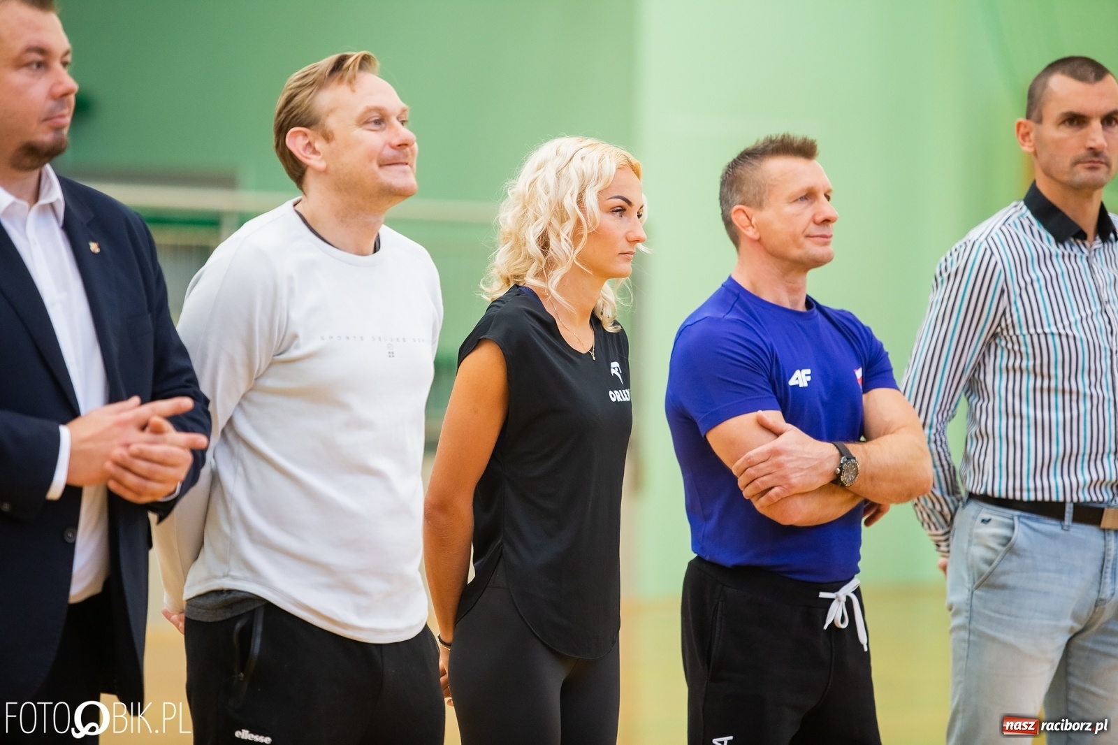 Zdjęcie w galerii na portalu naszraciborz.pl: Piłkarska rywalizacja o Puchar Rzecznika Praw Dziecka. Widownia pełna gwiazd! wiadomości z regionu