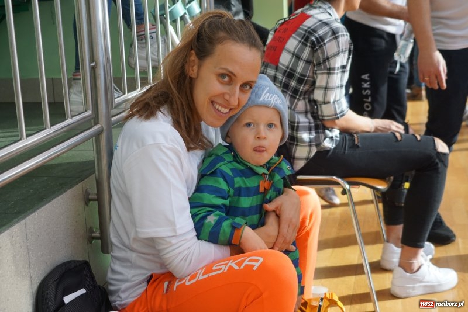 Zdjęcie w galerii na portalu naszraciborz.pl: Piłkarska rywalizacja o Puchar Rzecznika Praw Dziecka. Widownia pełna gwiazd! wiadomości z regionu