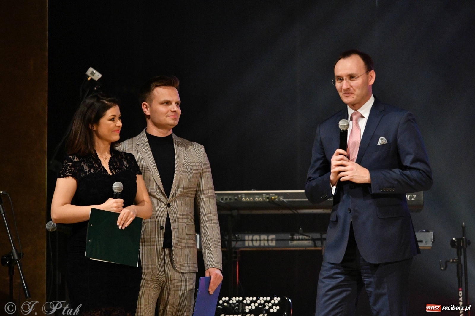 Zdjęcie w galerii na portalu naszraciborz.pl: Gala z okazji raciborskich Ogólnopolskich Obchodów Dni Praw Dziecka [FOTO i WIDEO] wiadomości z regionu