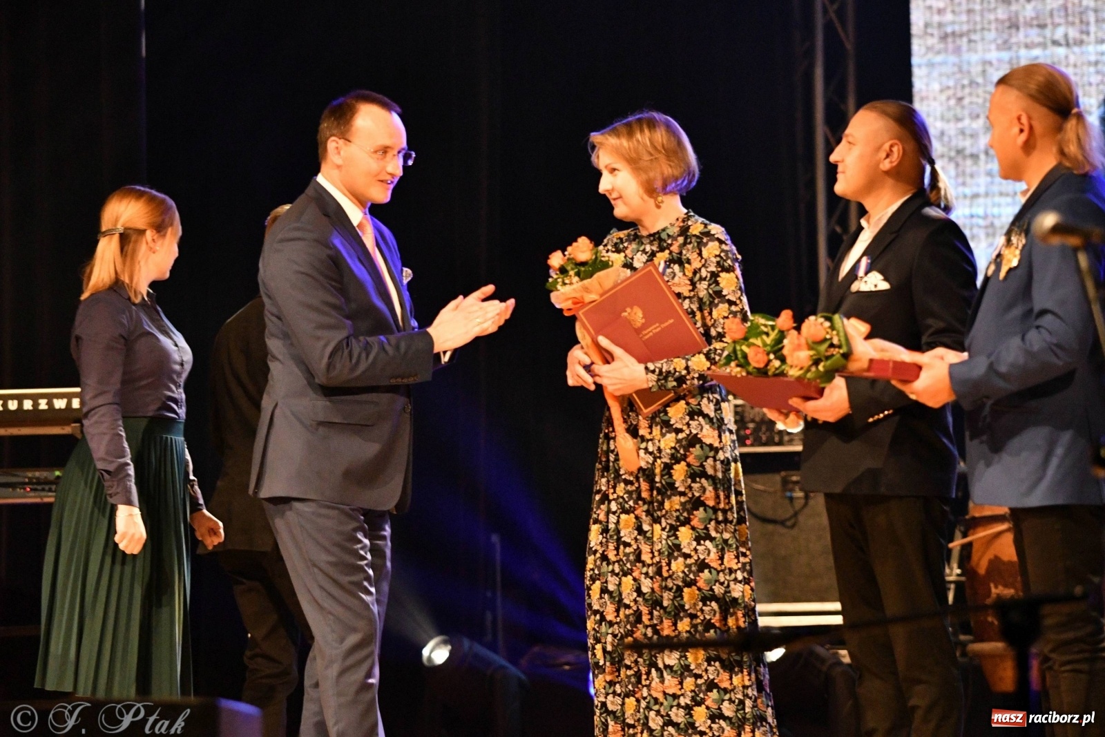 Zdjęcie w galerii na portalu naszraciborz.pl: Gala z okazji raciborskich Ogólnopolskich Obchodów Dni Praw Dziecka [FOTO i WIDEO] wiadomości z regionu