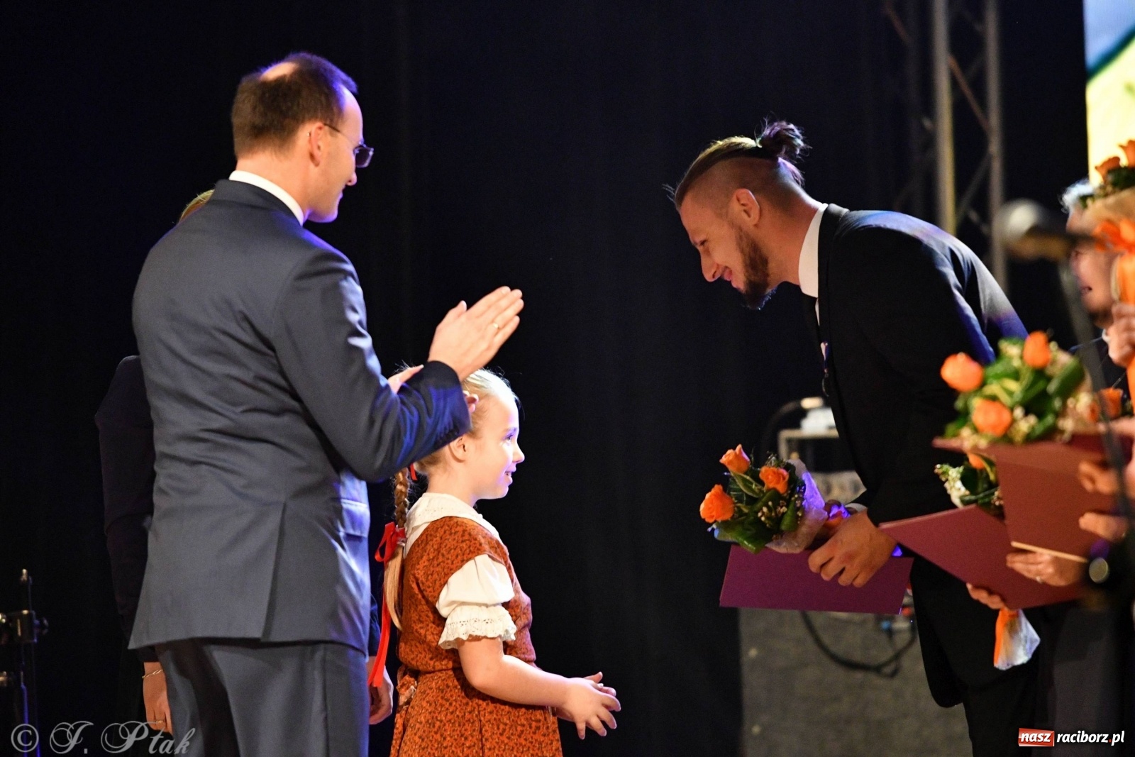 Zdjęcie w galerii na portalu naszraciborz.pl: Gala z okazji raciborskich Ogólnopolskich Obchodów Dni Praw Dziecka [FOTO i WIDEO] wiadomości z regionu
