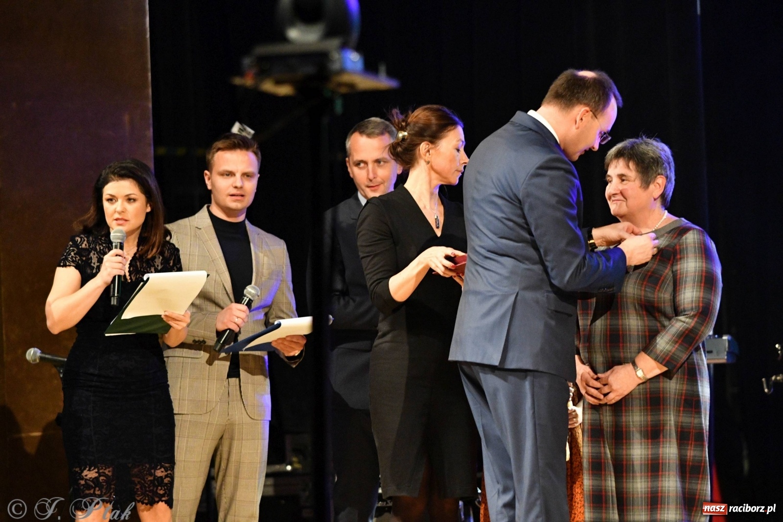 Zdjęcie w galerii na portalu naszraciborz.pl: Gala z okazji raciborskich Ogólnopolskich Obchodów Dni Praw Dziecka [FOTO i WIDEO] wiadomości z regionu