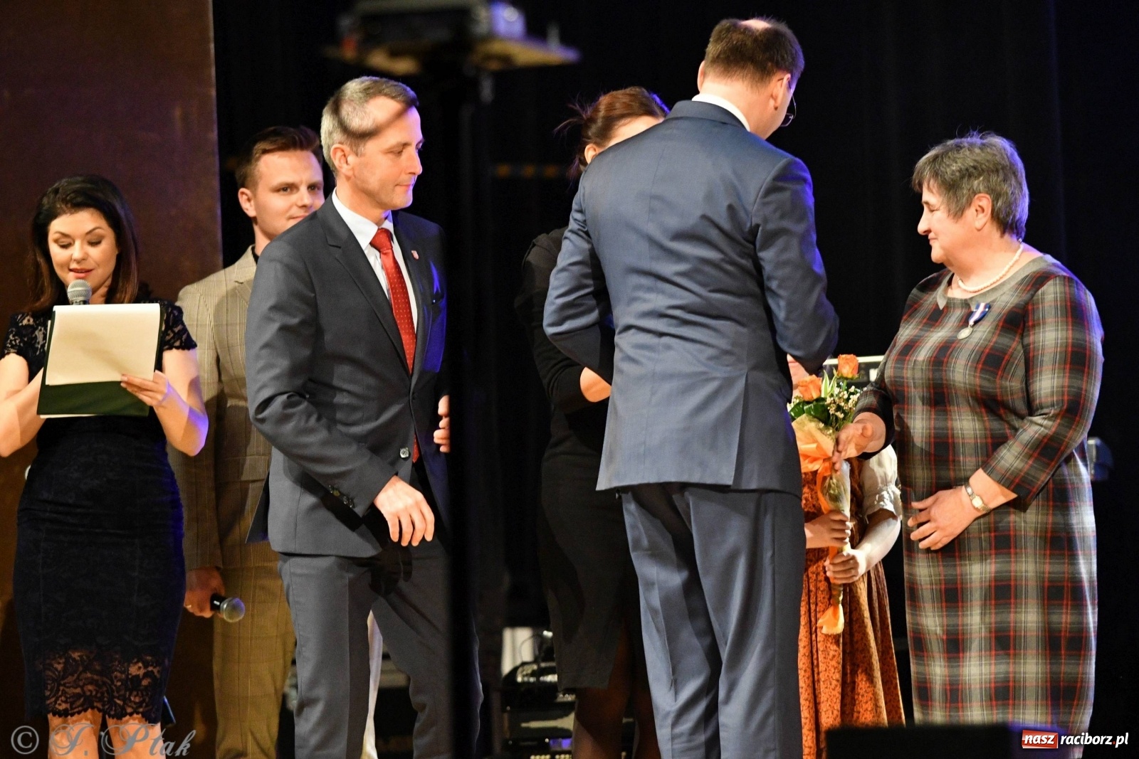 Zdjęcie w galerii na portalu naszraciborz.pl: Gala z okazji raciborskich Ogólnopolskich Obchodów Dni Praw Dziecka [FOTO i WIDEO] wiadomości z regionu