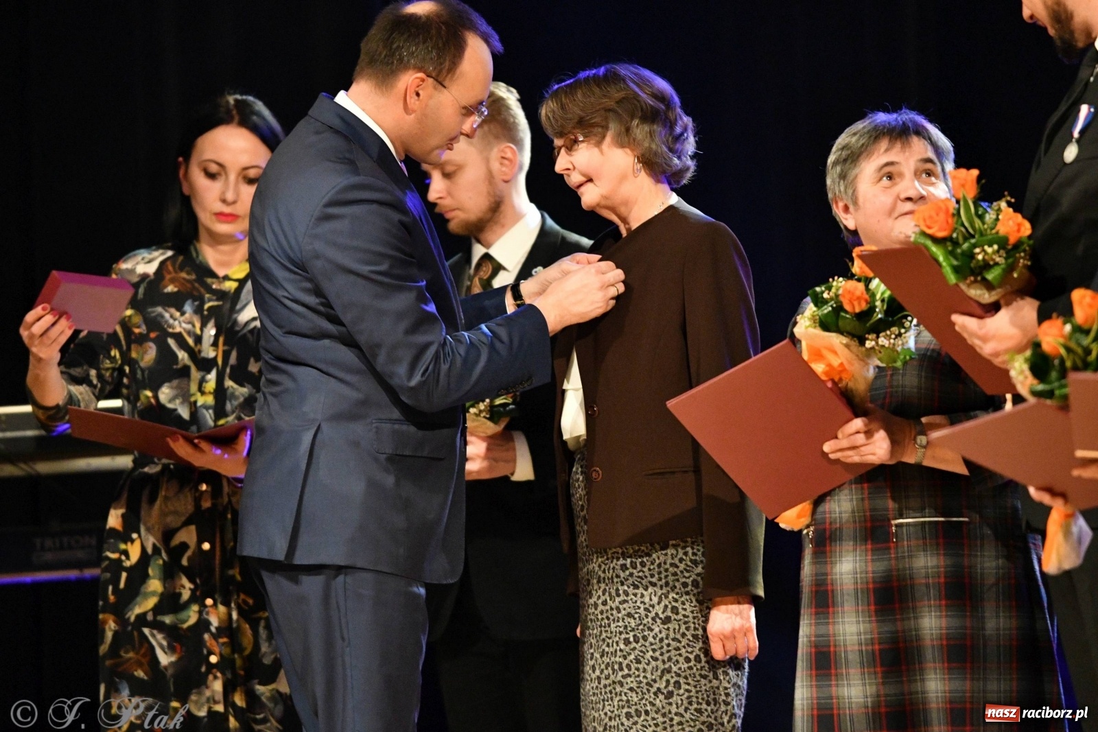 Zdjęcie w galerii na portalu naszraciborz.pl: Gala z okazji raciborskich Ogólnopolskich Obchodów Dni Praw Dziecka [FOTO i WIDEO] wiadomości z regionu
