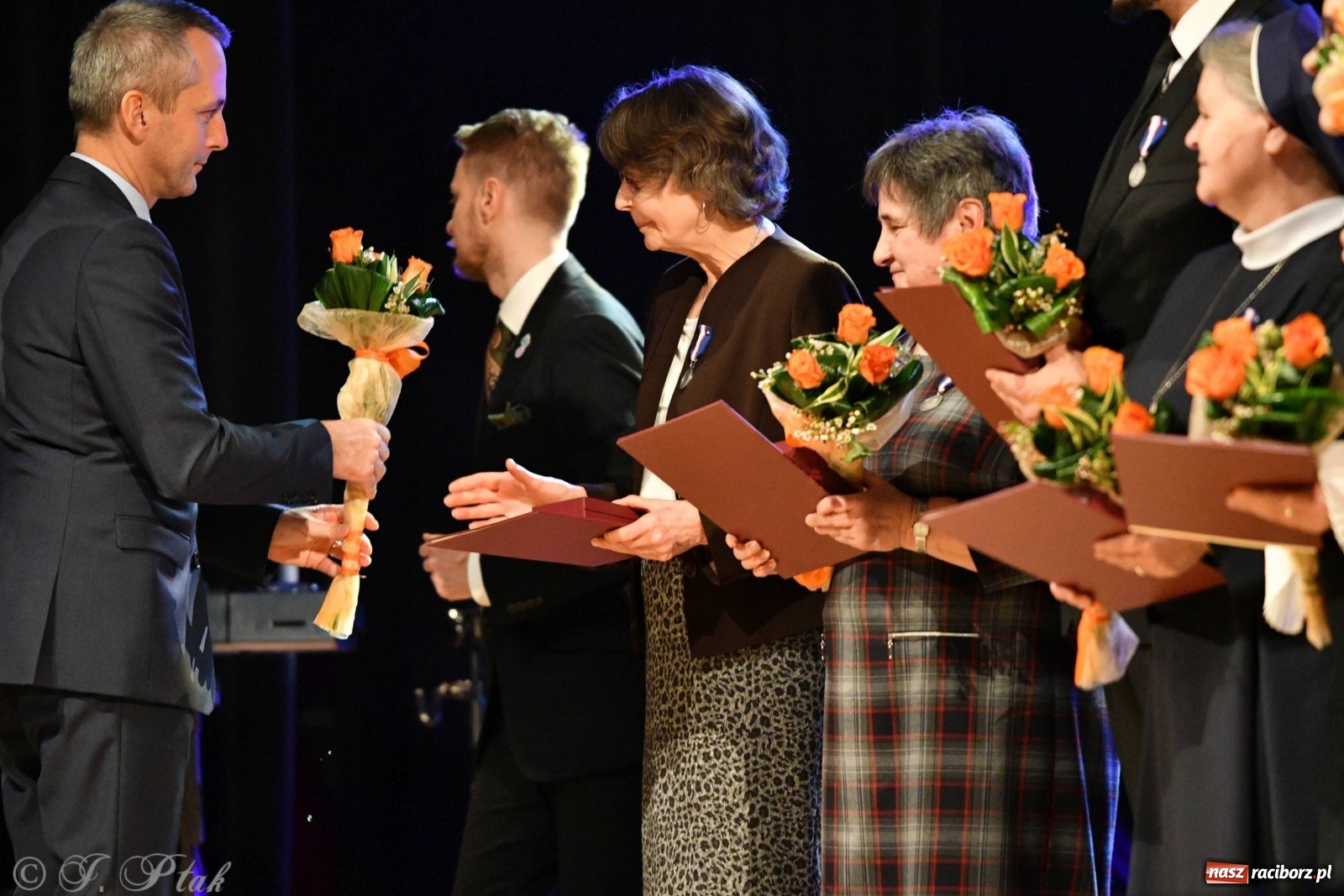 Zdjęcie w galerii na portalu naszraciborz.pl: Gala z okazji raciborskich Ogólnopolskich Obchodów Dni Praw Dziecka [FOTO i WIDEO] wiadomości z regionu