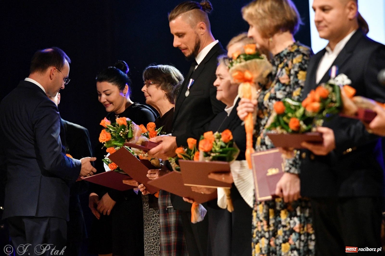 Zdjęcie w galerii na portalu naszraciborz.pl: Gala z okazji raciborskich Ogólnopolskich Obchodów Dni Praw Dziecka [FOTO i WIDEO] wiadomości z regionu