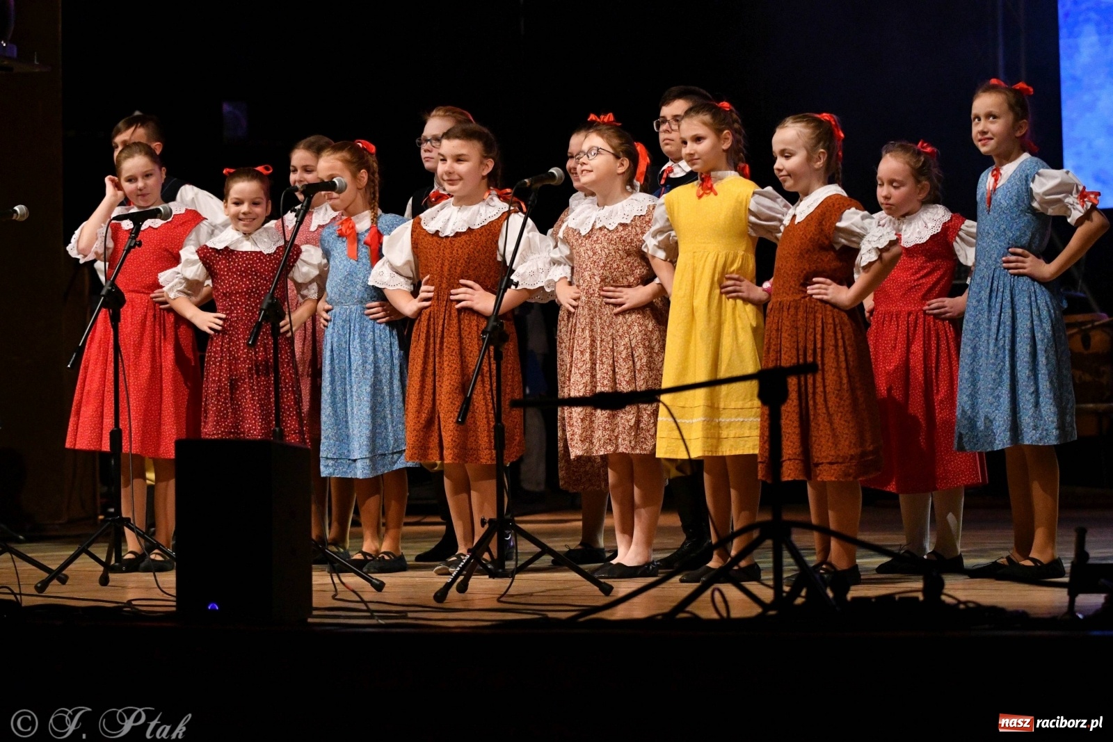 Zdjęcie w galerii na portalu naszraciborz.pl: Gala z okazji raciborskich Ogólnopolskich Obchodów Dni Praw Dziecka [FOTO i WIDEO] wiadomości z regionu