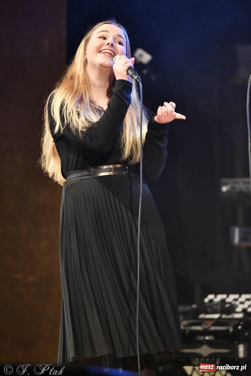 Zdjęcie w galerii na portalu naszraciborz.pl: Gala z okazji raciborskich Ogólnopolskich Obchodów Dni Praw Dziecka [FOTO i WIDEO] wiadomości z regionu