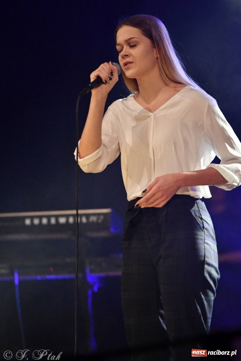 Zdjęcie w galerii na portalu naszraciborz.pl: Gala z okazji raciborskich Ogólnopolskich Obchodów Dni Praw Dziecka [FOTO i WIDEO] wiadomości z regionu