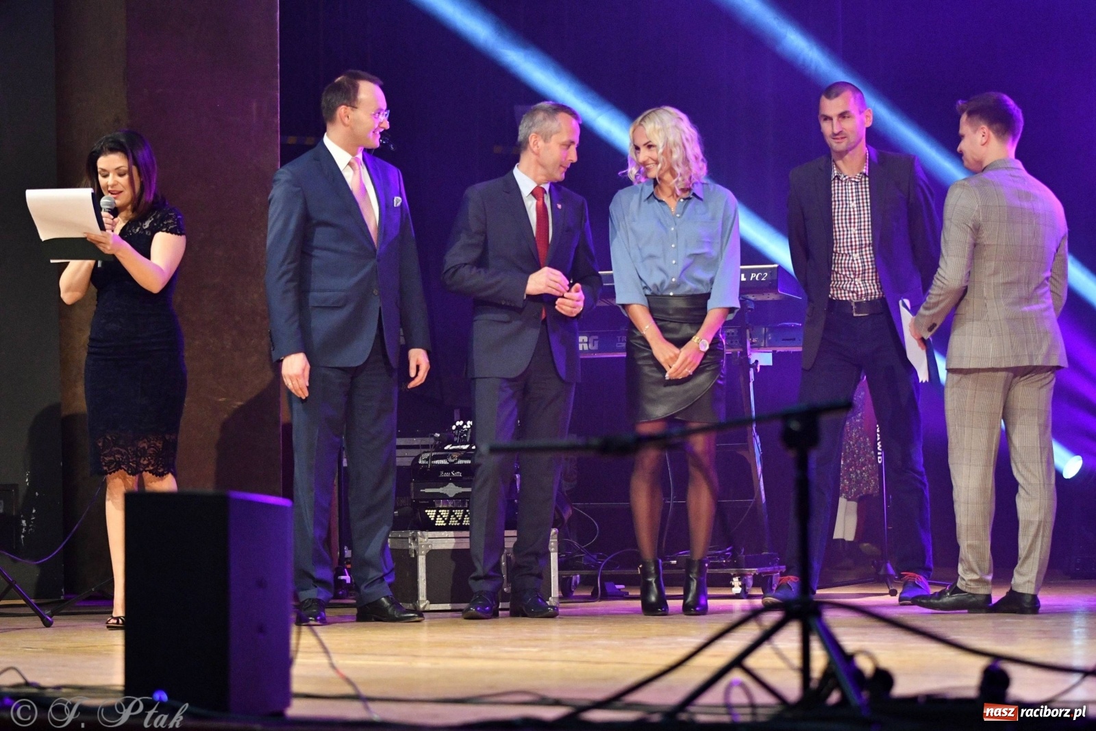 Zdjęcie w galerii na portalu naszraciborz.pl: Gala z okazji raciborskich Ogólnopolskich Obchodów Dni Praw Dziecka [FOTO i WIDEO] wiadomości z regionu