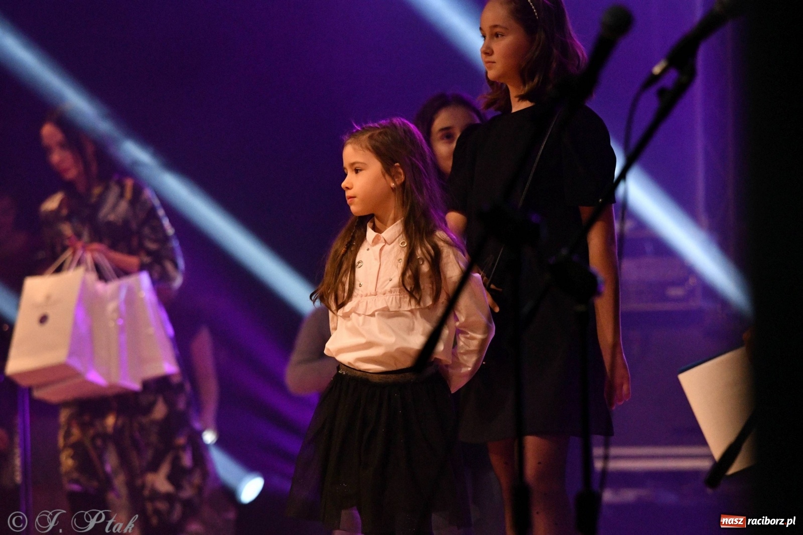 Zdjęcie w galerii na portalu naszraciborz.pl: Gala z okazji raciborskich Ogólnopolskich Obchodów Dni Praw Dziecka [FOTO i WIDEO] wiadomości z regionu