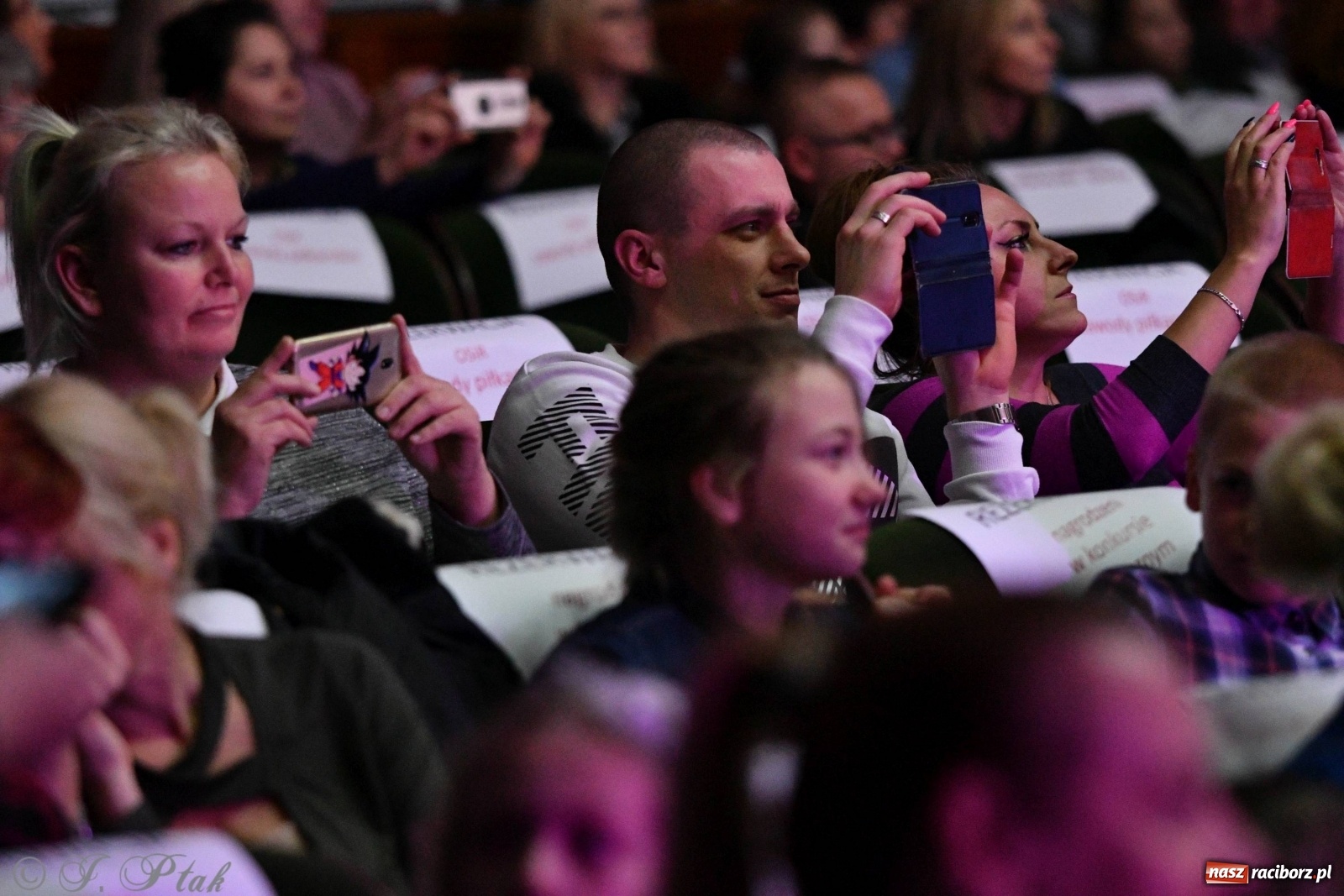 Zdjęcie w galerii na portalu naszraciborz.pl: Gala z okazji raciborskich Ogólnopolskich Obchodów Dni Praw Dziecka [FOTO i WIDEO] wiadomości z regionu