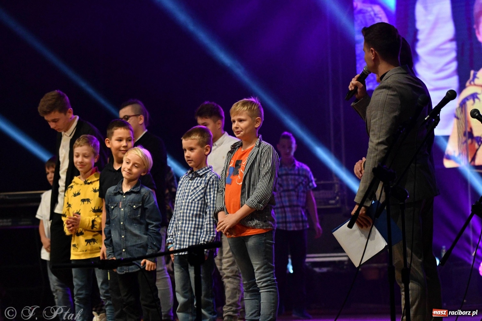 Zdjęcie w galerii na portalu naszraciborz.pl: Gala z okazji raciborskich Ogólnopolskich Obchodów Dni Praw Dziecka [FOTO i WIDEO] wiadomości z regionu