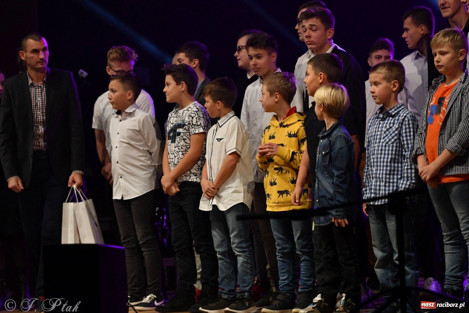 Zdjęcie w galerii na portalu naszraciborz.pl: Gala z okazji raciborskich Ogólnopolskich Obchodów Dni Praw Dziecka [FOTO i WIDEO] wiadomości z regionu