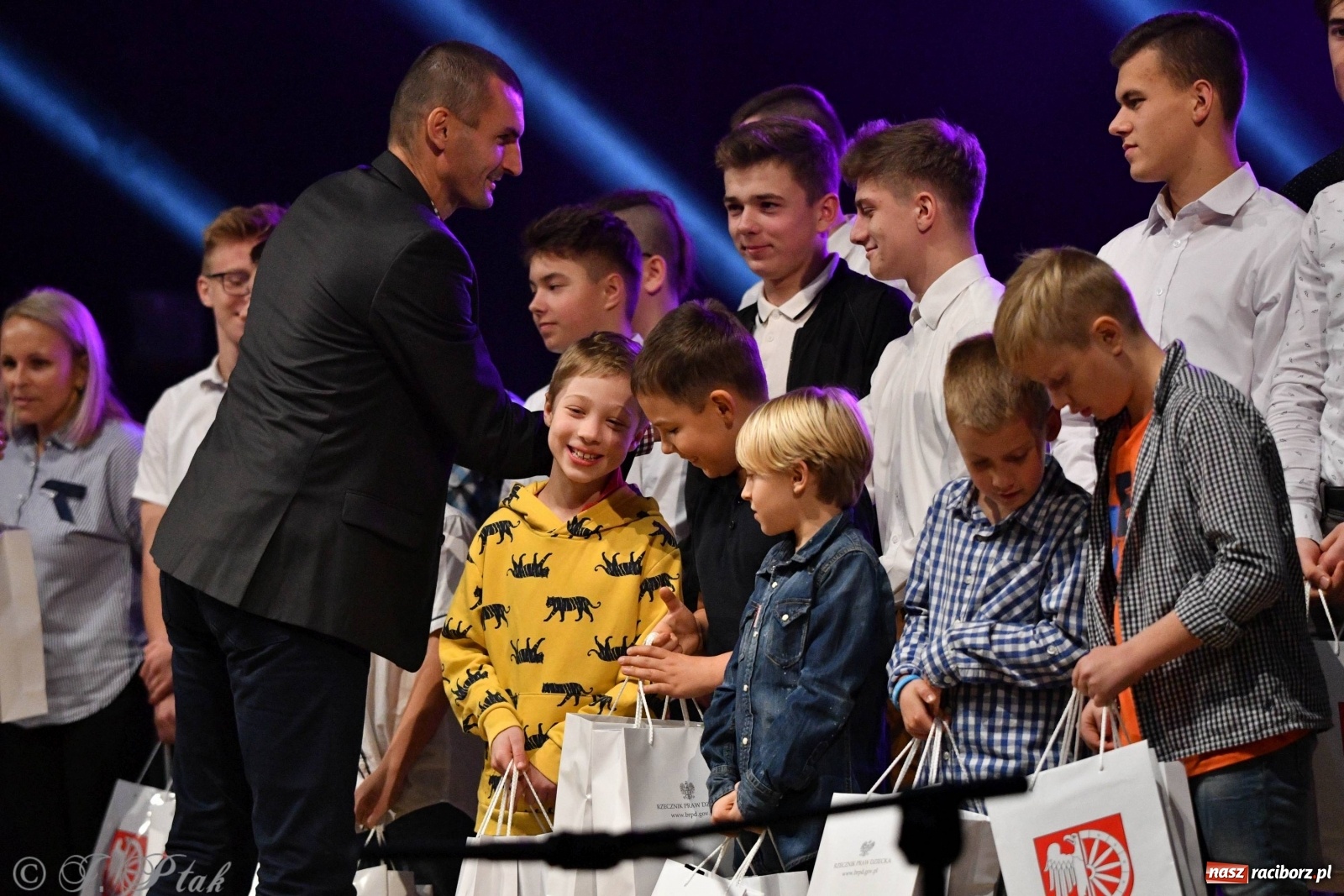 Zdjęcie w galerii na portalu naszraciborz.pl: Gala z okazji raciborskich Ogólnopolskich Obchodów Dni Praw Dziecka [FOTO i WIDEO] wiadomości z regionu