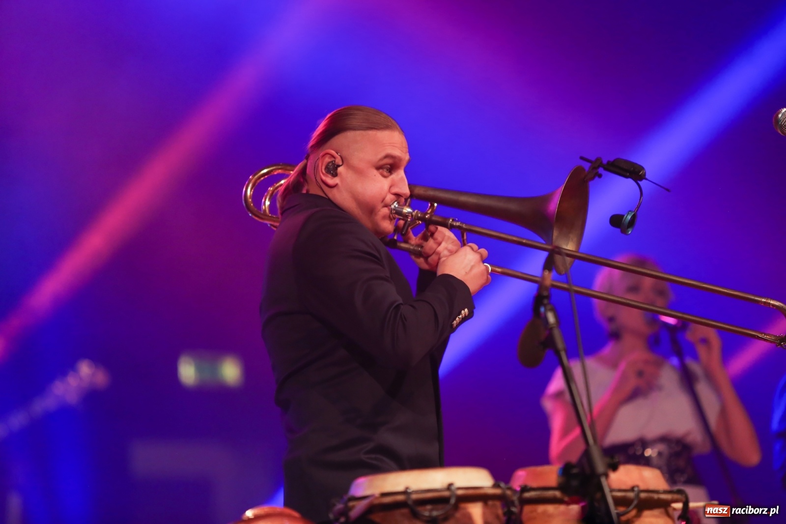 Zdjęcie w galerii na portalu naszraciborz.pl: Golec uOrkiestra zagrała w RCK [FOTO i WIDEO] wiadomości z regionu