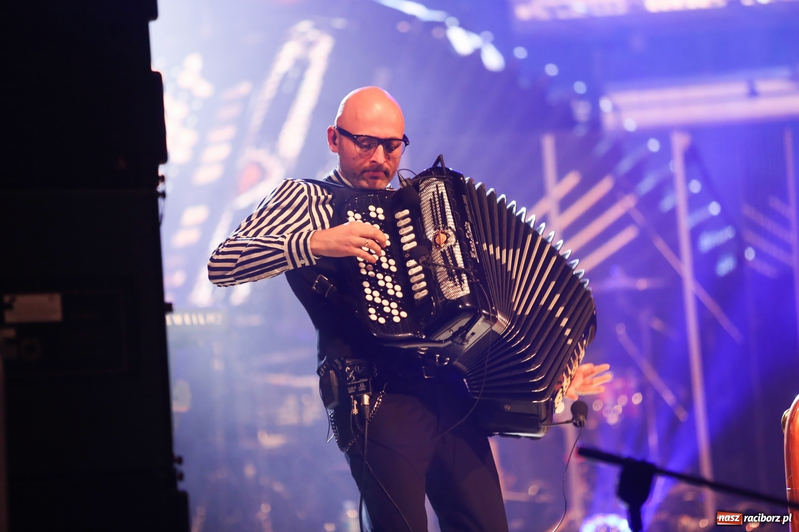 Zdjęcie w galerii na portalu naszraciborz.pl: Golec uOrkiestra zagrała w RCK [FOTO i WIDEO] wiadomości z regionu