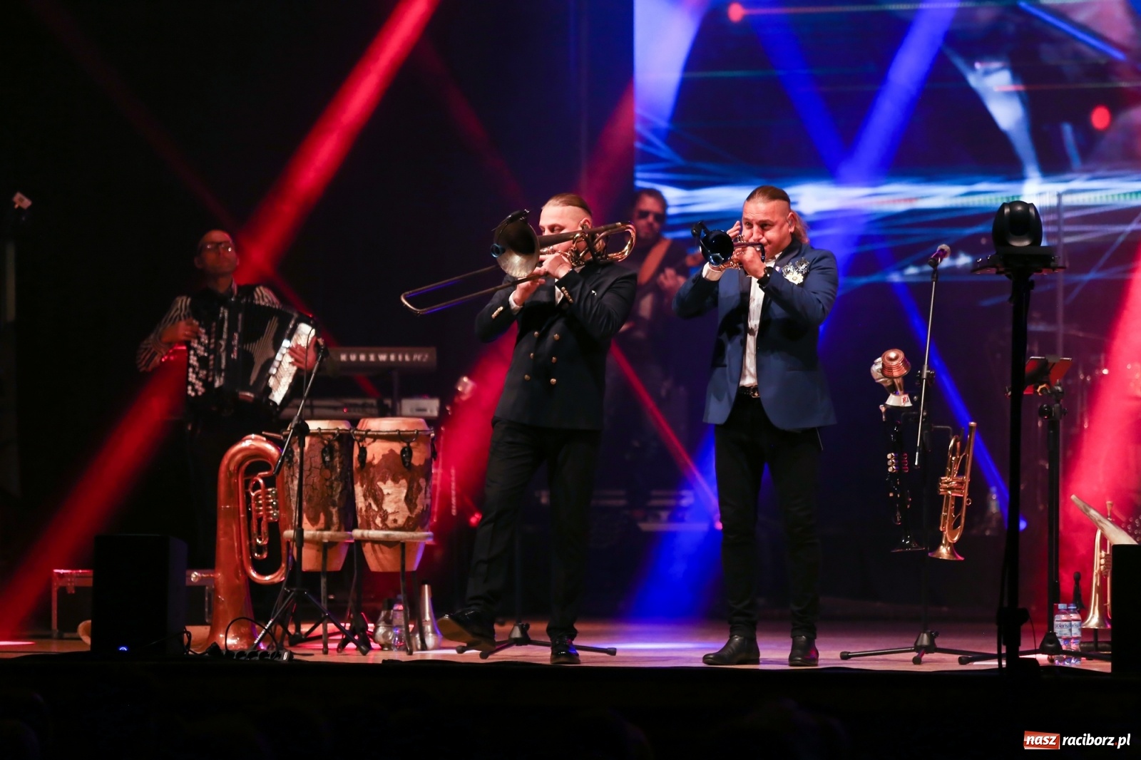 Zdjęcie w galerii na portalu naszraciborz.pl: Golec uOrkiestra zagrała w RCK [FOTO i WIDEO] wiadomości z regionu