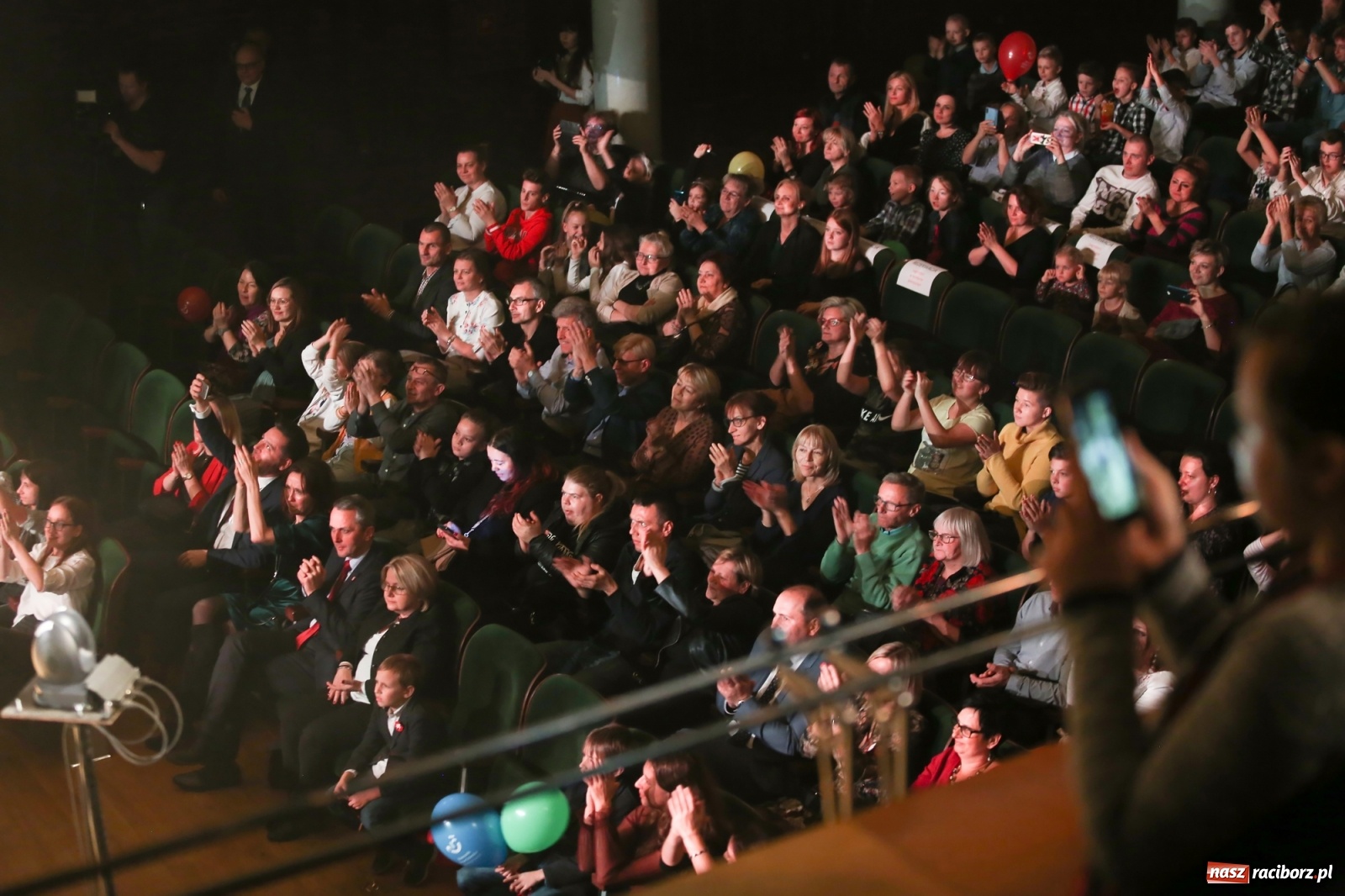 Zdjęcie w galerii na portalu naszraciborz.pl: Golec uOrkiestra zagrała w RCK [FOTO i WIDEO] wiadomości z regionu