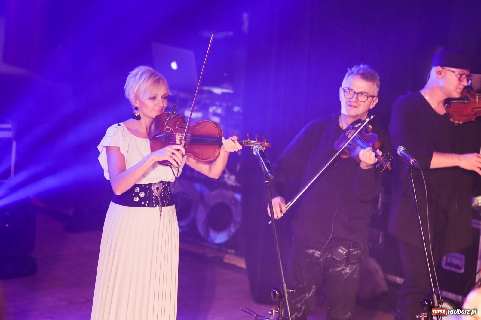 Zdjęcie w galerii na portalu naszraciborz.pl: Golec uOrkiestra zagrała w RCK [FOTO i WIDEO] wiadomości z regionu