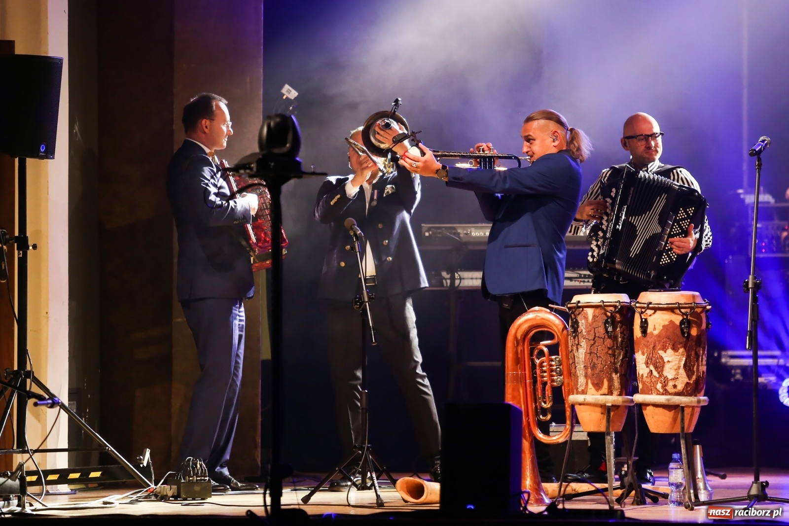Zdjęcie w galerii na portalu naszraciborz.pl: Golec uOrkiestra zagrała w RCK [FOTO i WIDEO] wiadomości z regionu