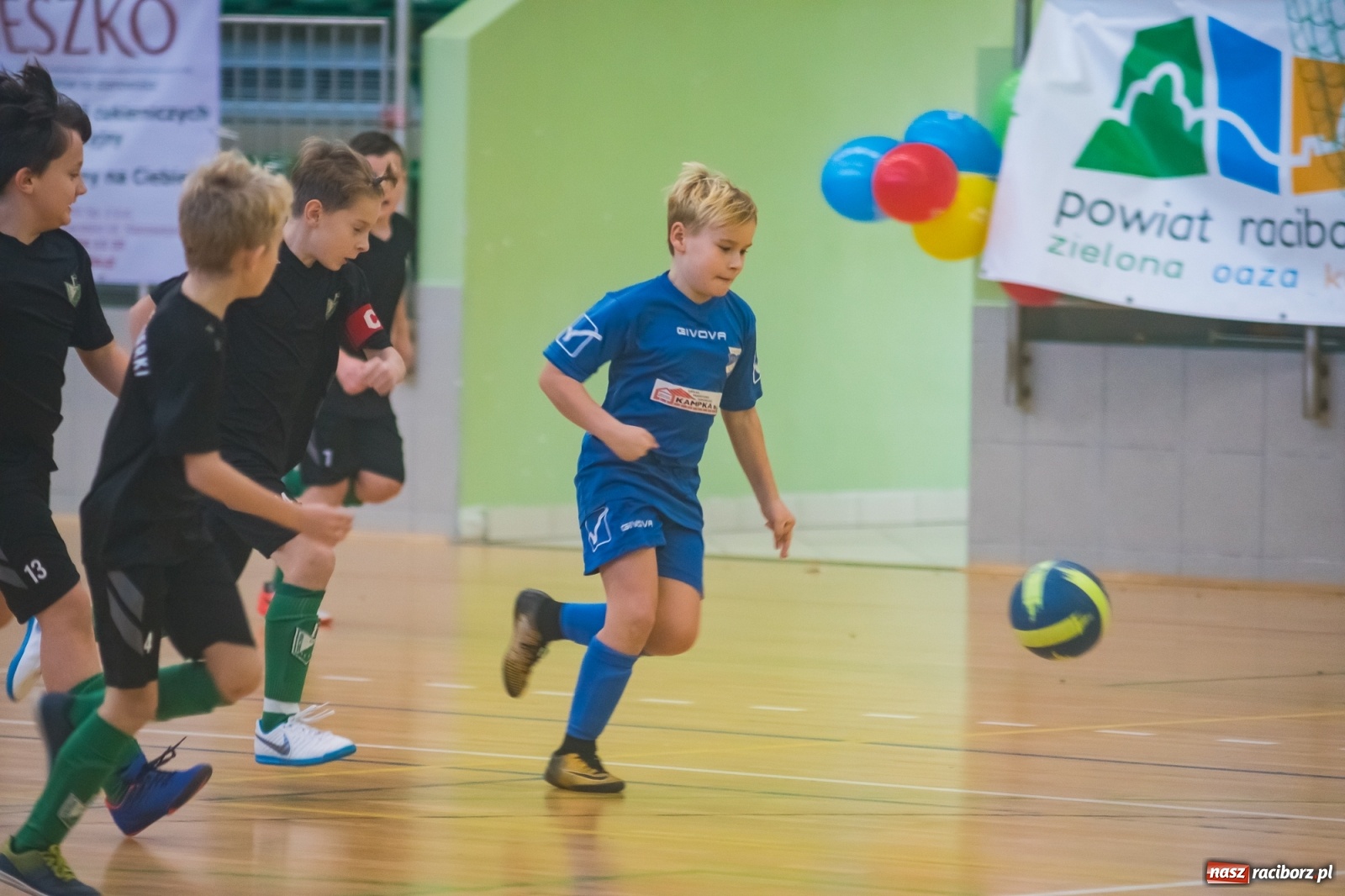 Zdjęcie w galerii na portalu naszraciborz.pl: Orliki młodsze walczyły w Arenie Rafako. Górnik Zabrze z Pucharem Prezesa [FOTO i WIDEO] wiadomości z regionu