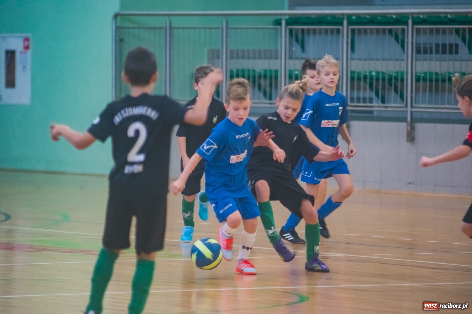 Zdjęcie w galerii na portalu naszraciborz.pl: Orliki młodsze walczyły w Arenie Rafako. Górnik Zabrze z Pucharem Prezesa [FOTO i WIDEO] wiadomości z regionu