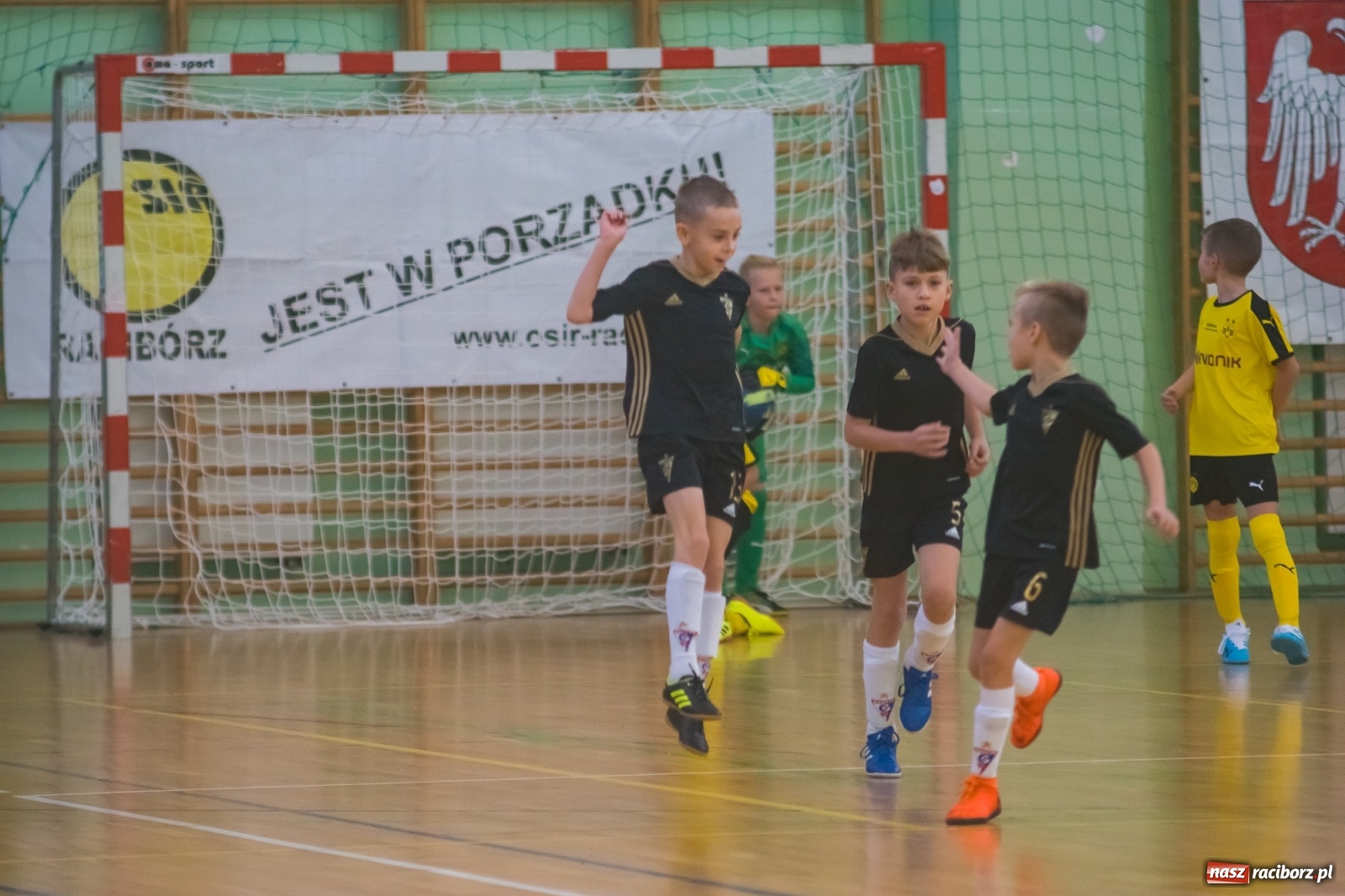 Zdjęcie w galerii na portalu naszraciborz.pl: Orliki młodsze walczyły w Arenie Rafako. Górnik Zabrze z Pucharem Prezesa [FOTO i WIDEO] wiadomości z regionu