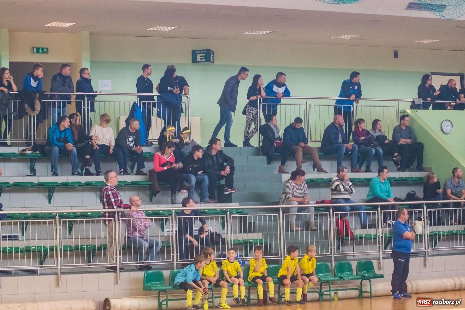 Zdjęcie w galerii na portalu naszraciborz.pl: Orliki młodsze walczyły w Arenie Rafako. Górnik Zabrze z Pucharem Prezesa [FOTO i WIDEO] wiadomości z regionu