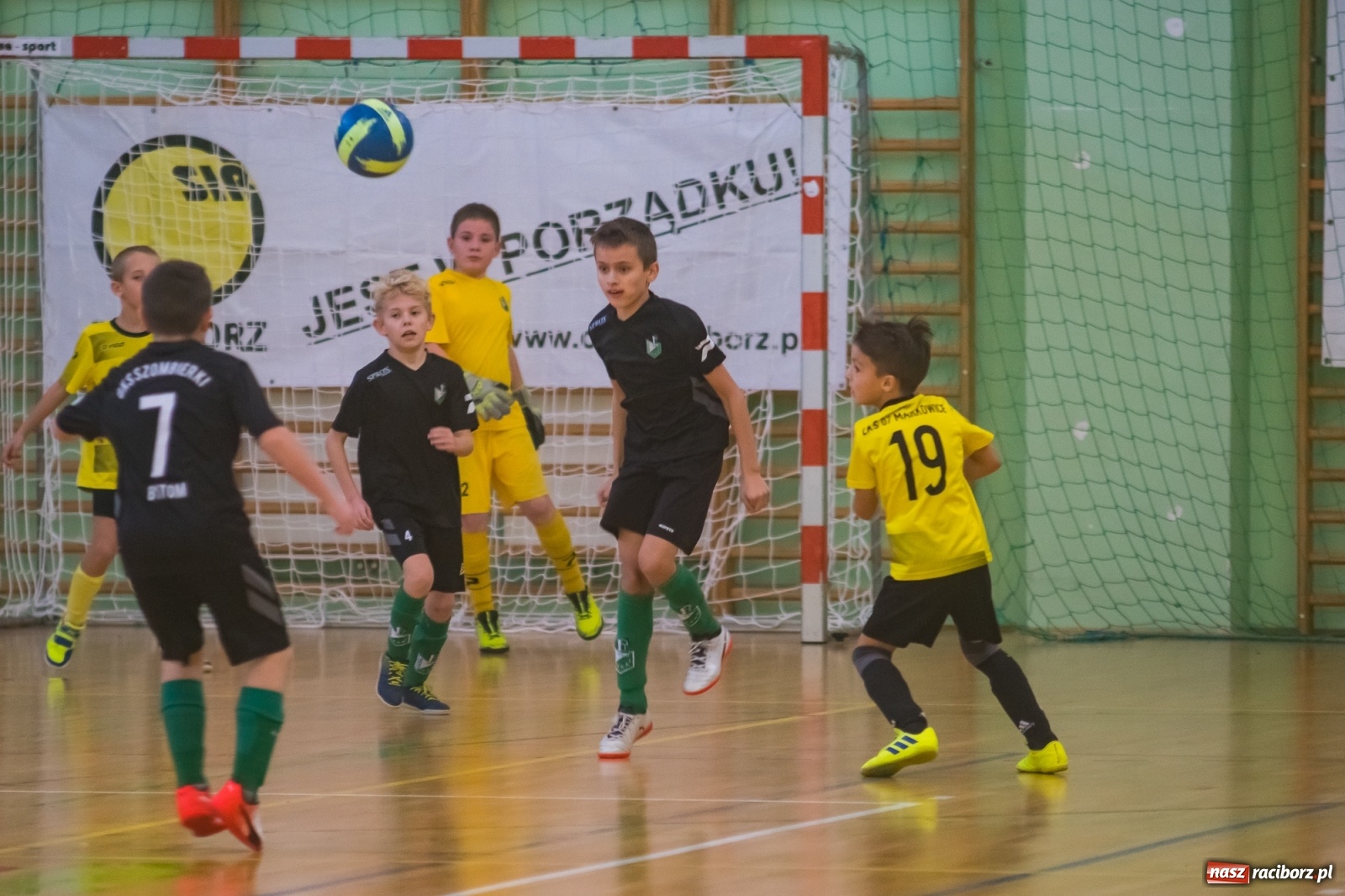 Zdjęcie w galerii na portalu naszraciborz.pl: Orliki młodsze walczyły w Arenie Rafako. Górnik Zabrze z Pucharem Prezesa [FOTO i WIDEO] wiadomości z regionu