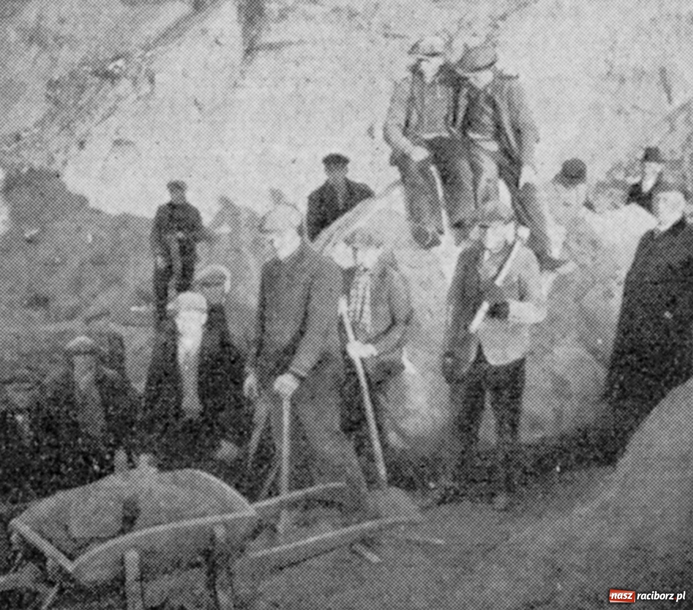 Zdjęcie w galerii na portalu naszraciborz.pl: Operacja głaz. Nazistowska przeszłość pomnika przyrody z miasta Ratibor wiadomości z regionu