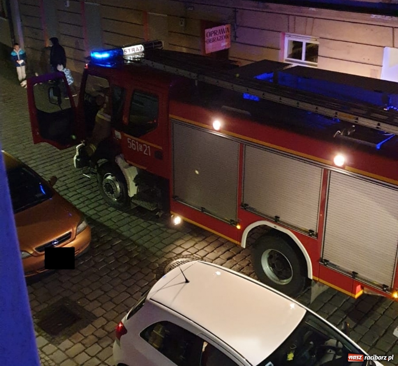 Zdjęcie w galerii na portalu naszraciborz.pl: Alarm na Solnej. Zgłoszenie zadymienia w mieszkaniu [FOTO] wiadomości z regionu