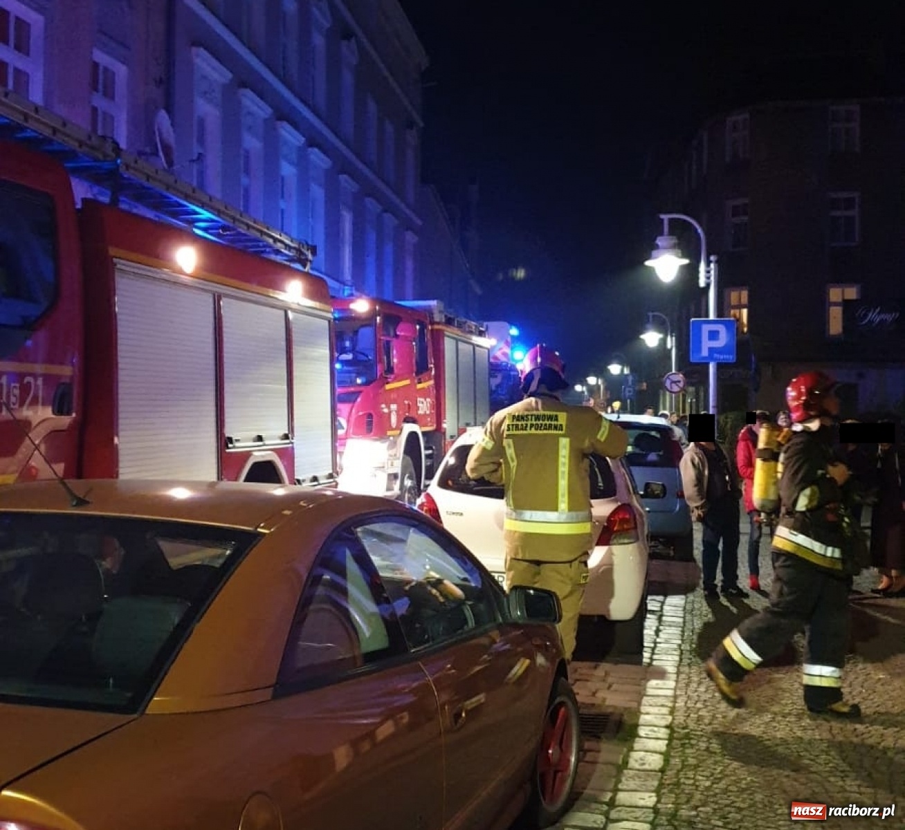 Zdjęcie w galerii na portalu naszraciborz.pl: Alarm na Solnej. Zgłoszenie zadymienia w mieszkaniu [FOTO] wiadomości z regionu