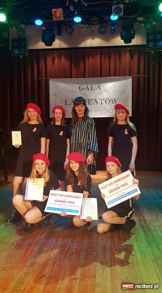 Zdjęcie w galerii na portalu naszraciborz.pl: Na patriotyczną nutę. Sukces wokalistek z SP 15 w Raciborzu wiadomości z regionu