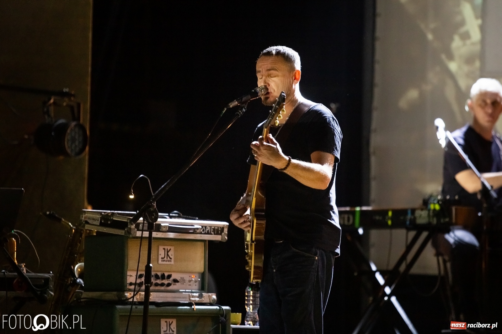 Zdjęcie w galerii na portalu naszraciborz.pl: Zespół Lao Che zagrał w Raciborskim Centrum Kultury wiadomości z regionu