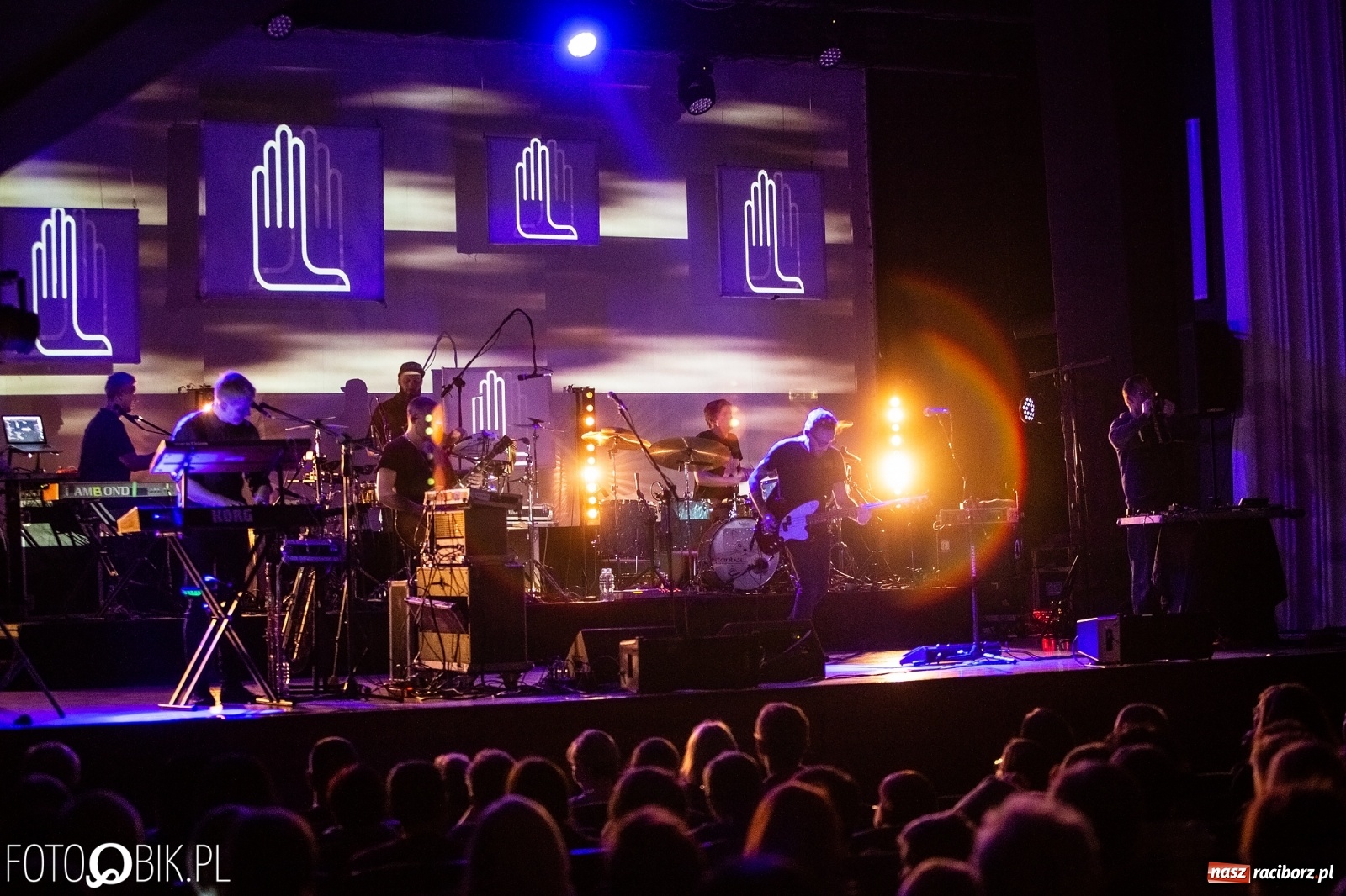 Zdjęcie w galerii na portalu naszraciborz.pl: Zespół Lao Che zagrał w Raciborskim Centrum Kultury wiadomości z regionu