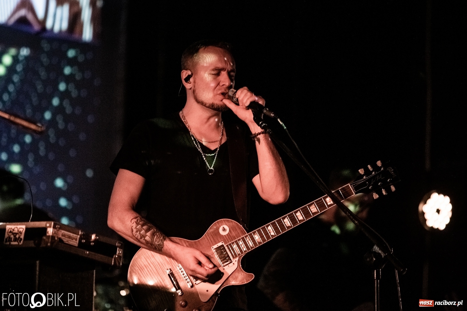 Zdjęcie w galerii na portalu naszraciborz.pl: Zespół Lao Che zagrał w Raciborskim Centrum Kultury wiadomości z regionu