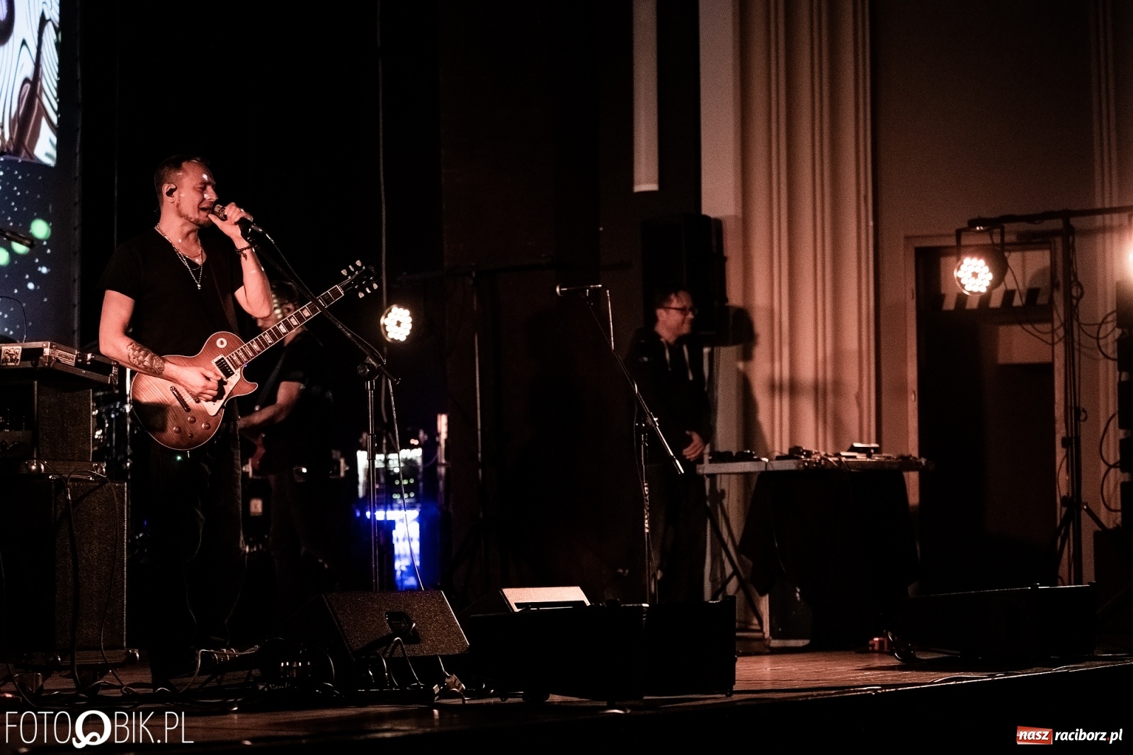 Zdjęcie w galerii na portalu naszraciborz.pl: Zespół Lao Che zagrał w Raciborskim Centrum Kultury wiadomości z regionu