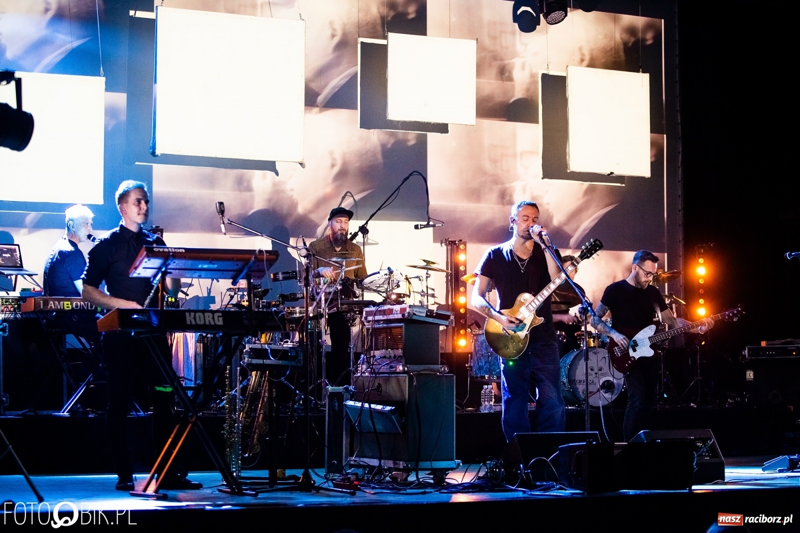 Zdjęcie w galerii na portalu naszraciborz.pl: Zespół Lao Che zagrał w Raciborskim Centrum Kultury wiadomości z regionu