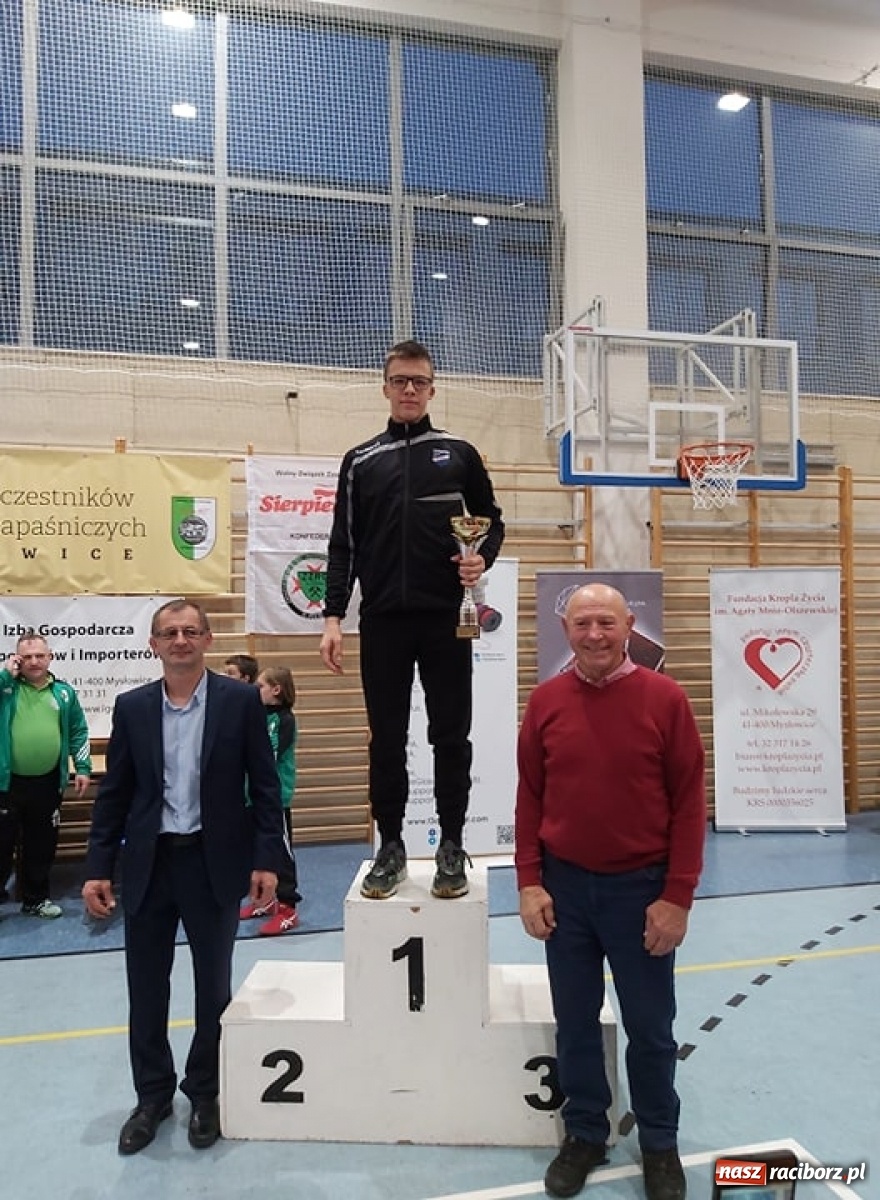 Zdjęcie w galerii na portalu naszraciborz.pl: Zapaśnicy Unii na turnieju barbórkowym w Katowicach wiadomości z regionu