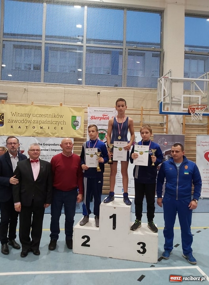Zdjęcie w galerii na portalu naszraciborz.pl: Zapaśnicy Unii na turnieju barbórkowym w Katowicach wiadomości z regionu