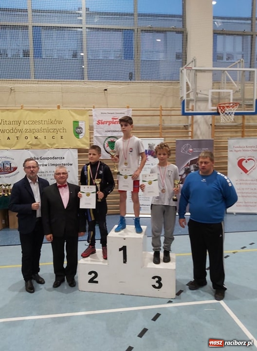 Zdjęcie w galerii na portalu naszraciborz.pl: Zapaśnicy Unii na turnieju barbórkowym w Katowicach wiadomości z regionu