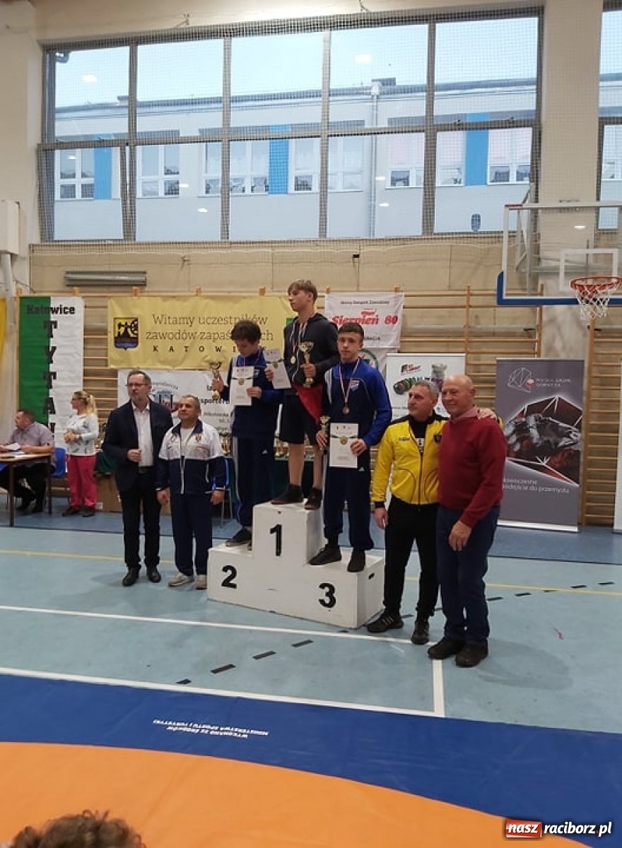 Zdjęcie w galerii na portalu naszraciborz.pl: Zapaśnicy Unii na turnieju barbórkowym w Katowicach wiadomości z regionu
