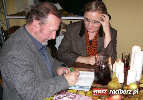 Zdjęcie w galerii na portalu naszraciborz.pl: Almanach z Bryllem wiadomości z regionu