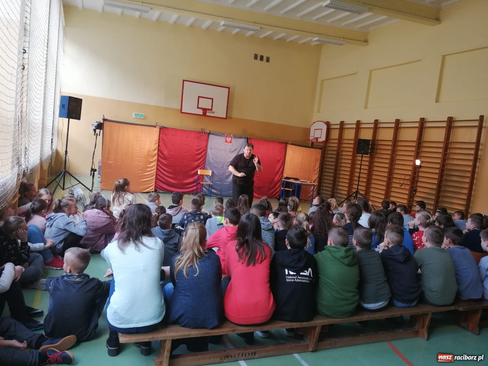 Zdjęcie w galerii na portalu naszraciborz.pl: Aktorzy w Pietrowicach Wielkich o bezpieczeństwie w sieci  wiadomości z regionu