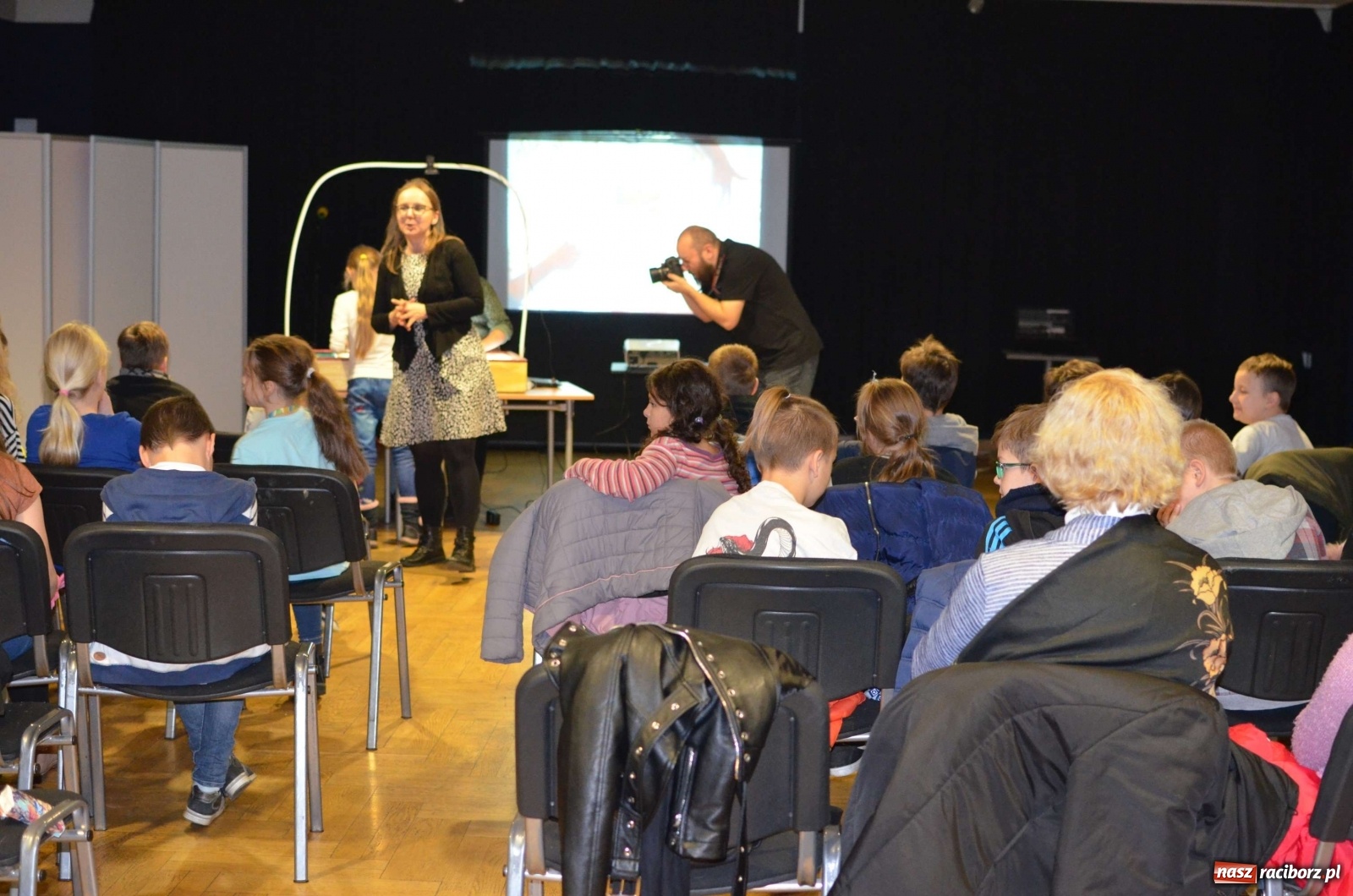 Zdjęcie w galerii na portalu naszraciborz.pl: Warsztaty malowania piaskiem w RCK!  wiadomości z regionu
